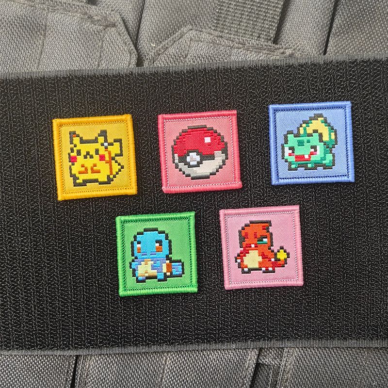 Toppe Ricamate Pixel di Pokémo - Pokeball Cosplay Prop recensione e prezzo